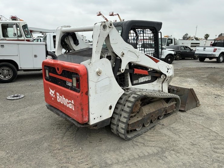 2020-bobcat-t590-image-3