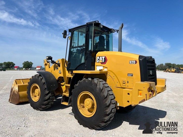 2022-caterpillar-920-image-7