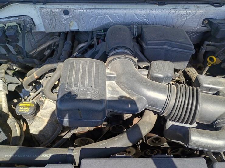 2010-ford-expedition-image-22