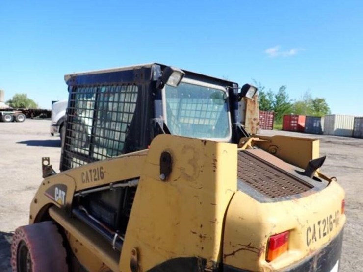 2006-caterpillar-216b-image-23