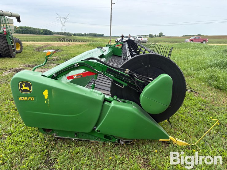 2015-john-deere-635fd-image-4