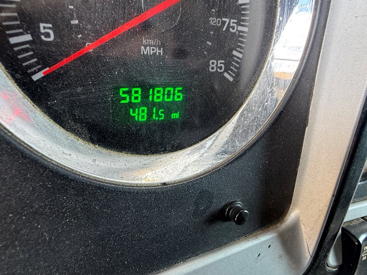 2014-kenworth-t800-image-18