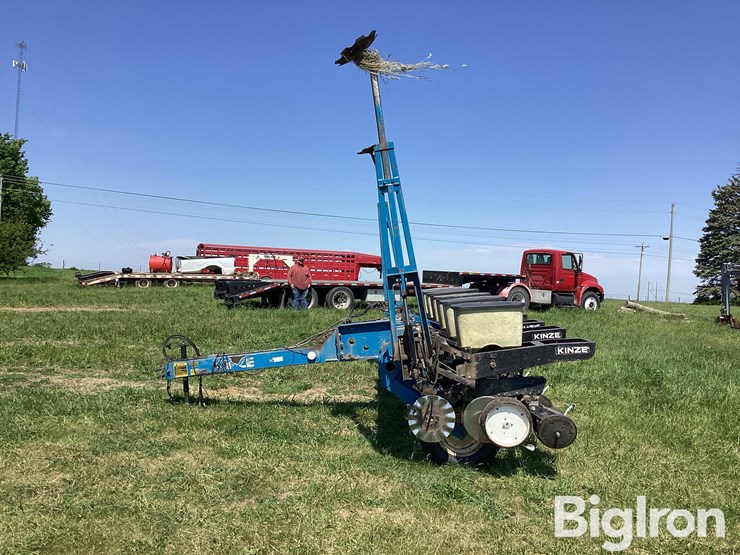john-deere-300-image-8
