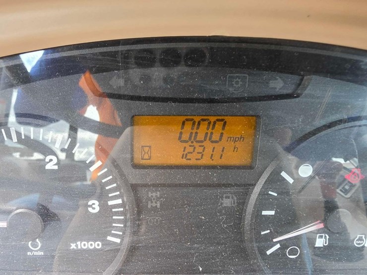 kubota-m7040-image-16