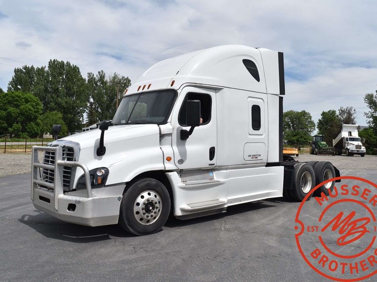 2017-freightliner-cascadia-125-image-2
