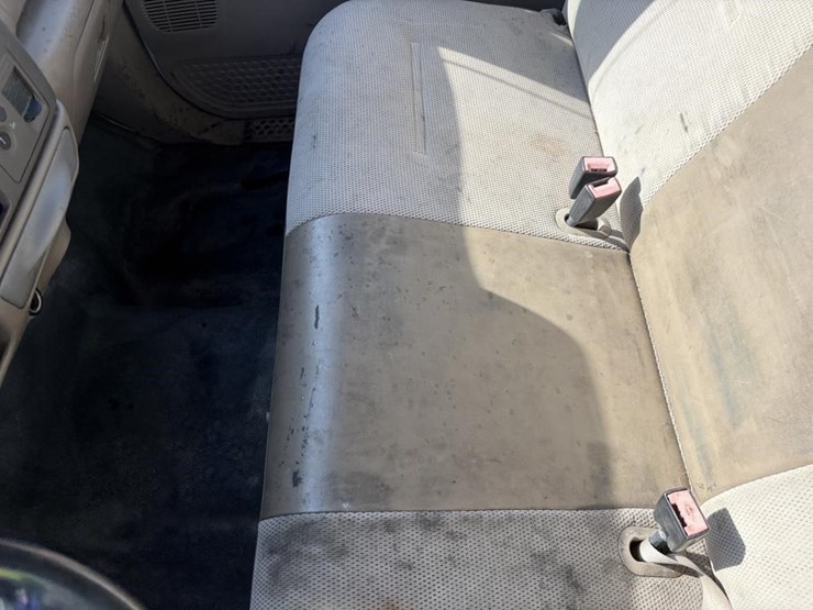2002-ford-f550-image-16