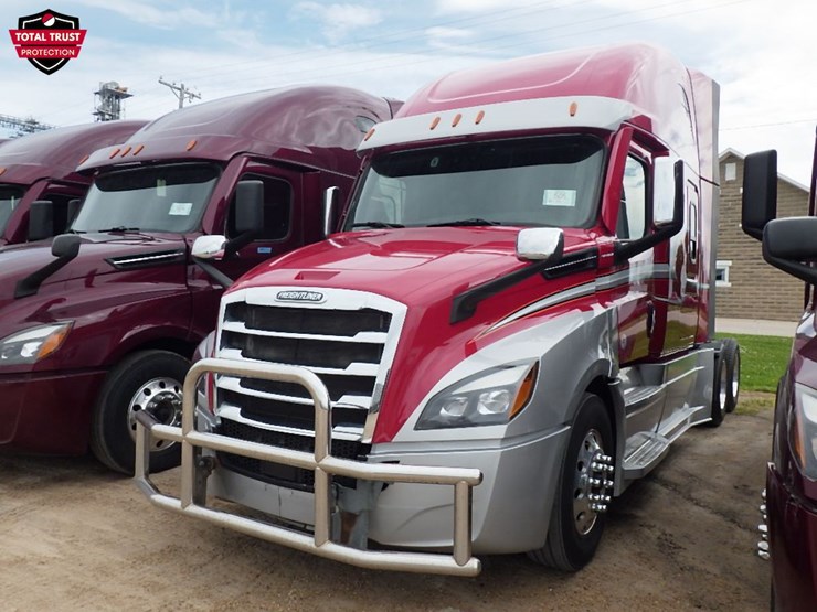 2022-freightliner-cascadia-126-image-1