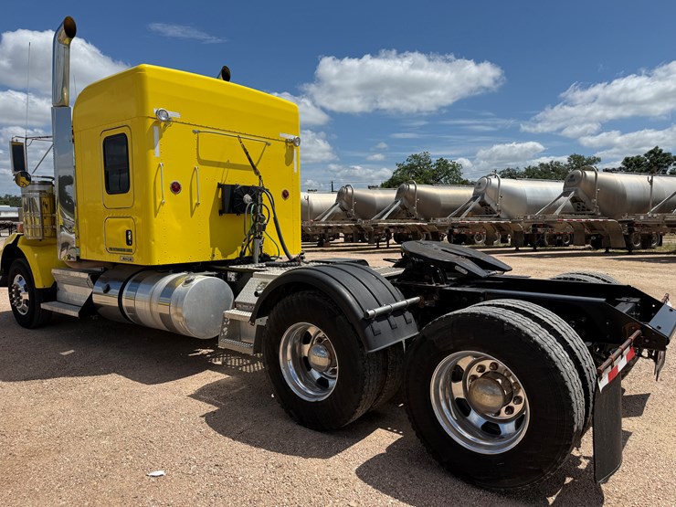 2014-kenworth-t800-image-7