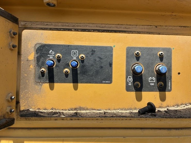 2014-caterpillar-950m-image-14