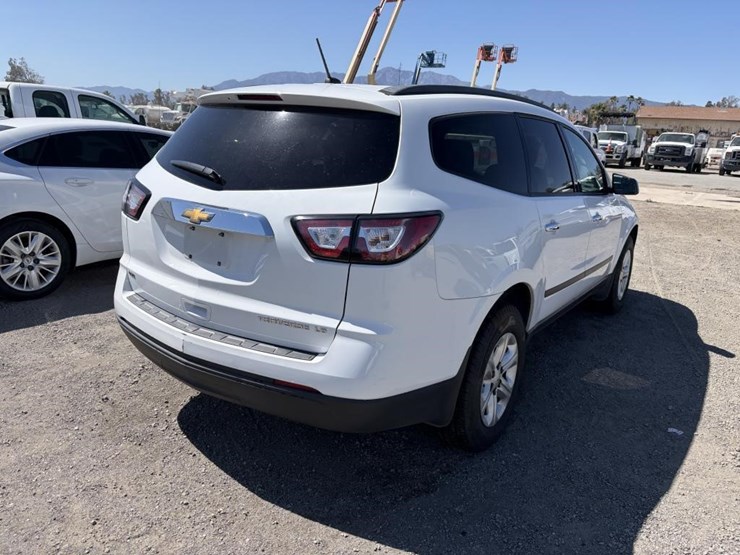 2016-chevrolet-traverse-image-3