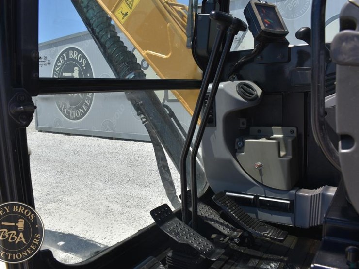 2021-caterpillar-305.5e2-image-47