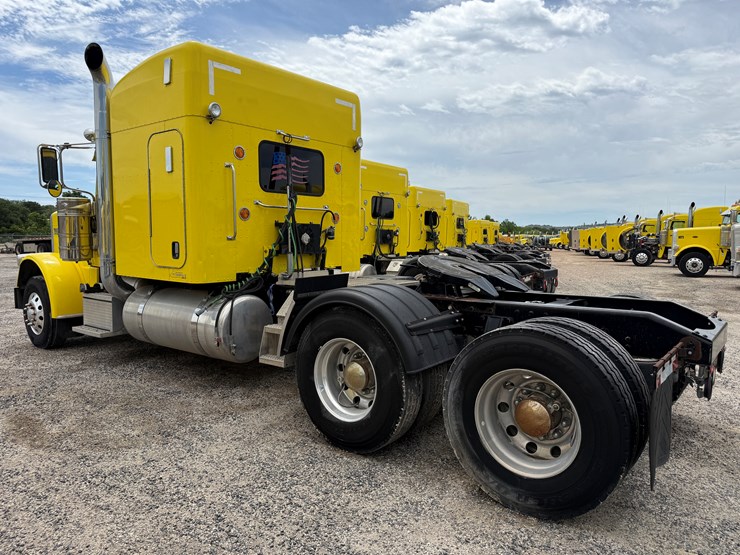 2014-peterbilt-389-image-7
