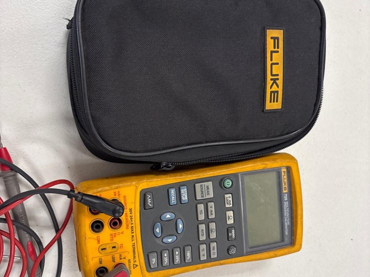 #4025-•-fluke-725-multifunction-process-calibrator-with-leads-and-case-image-1