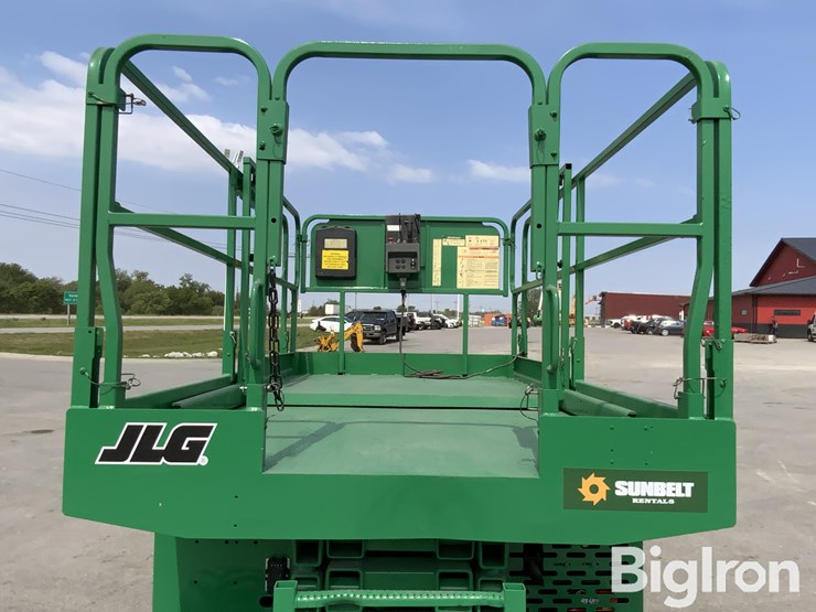 2017-jlg-260mrt-image-11