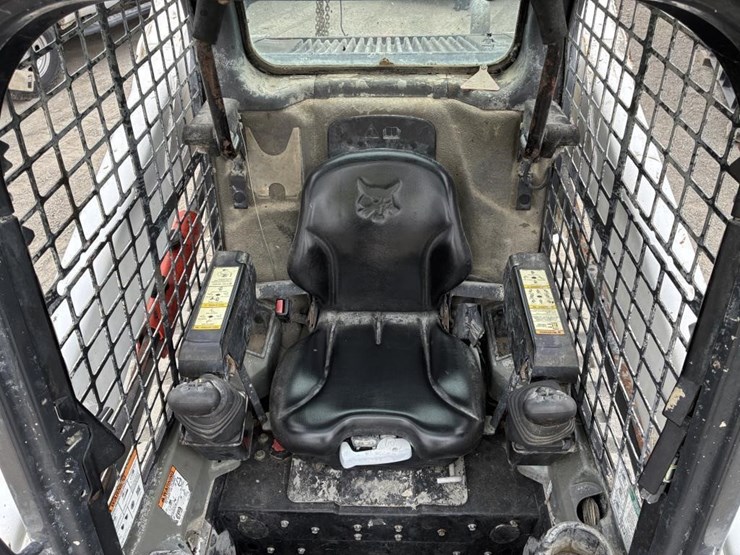 2020-bobcat-t590-image-14