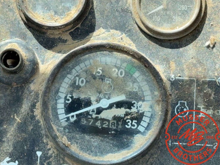 john-deere-5820-image-32