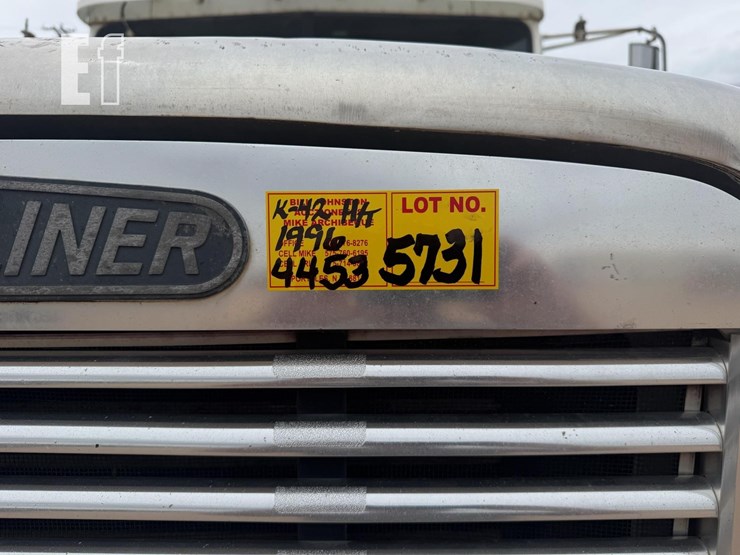 1996-freightliner-fld120-image-8