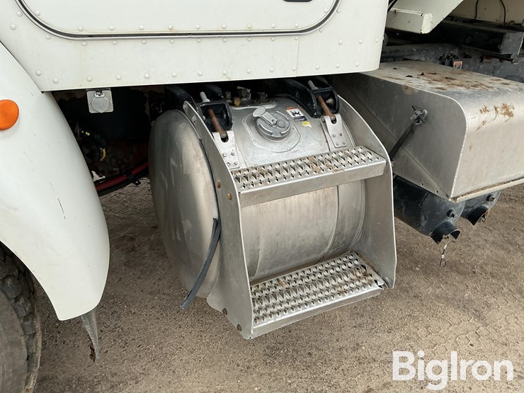 2015-peterbilt-337-image-17