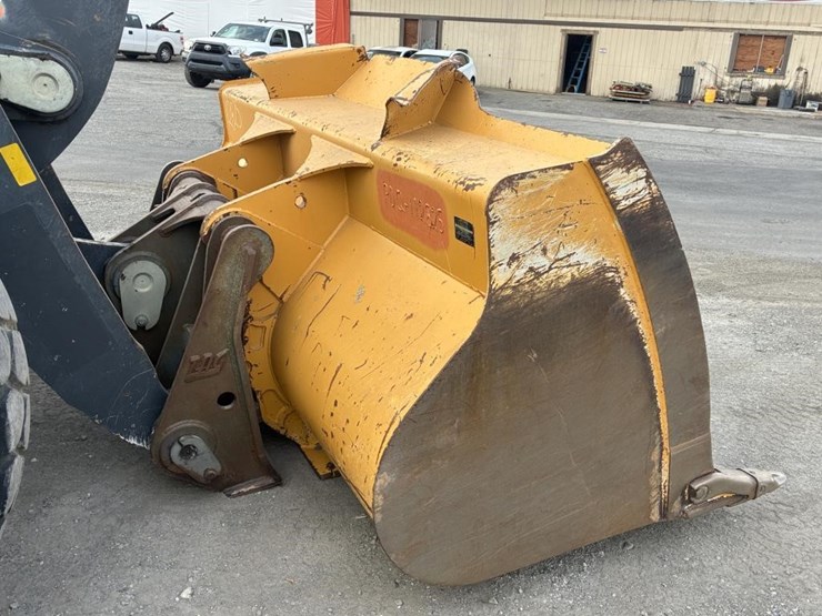 2018-deere-644k-image-9