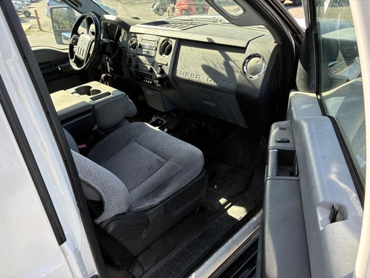 2012-ford-f550-image-9