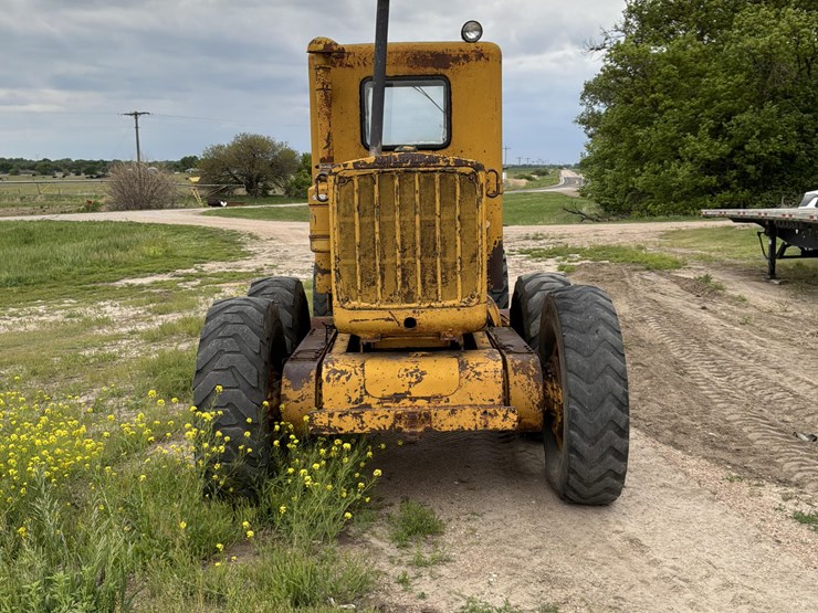 caterpillar-12-image-6