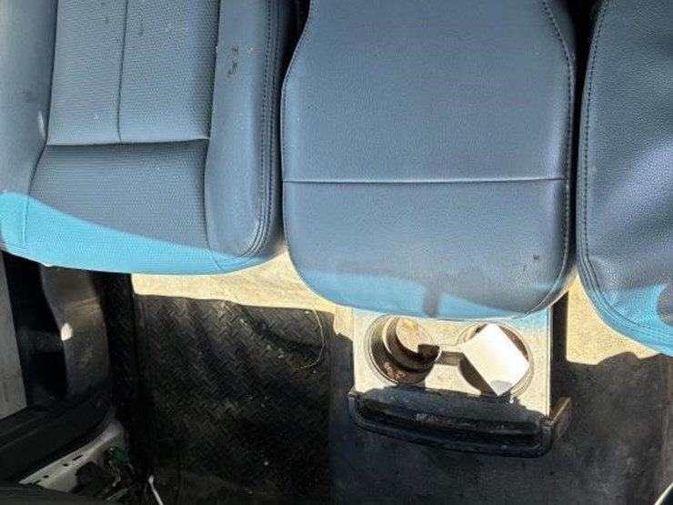2013-ford-f150-xl-image-17