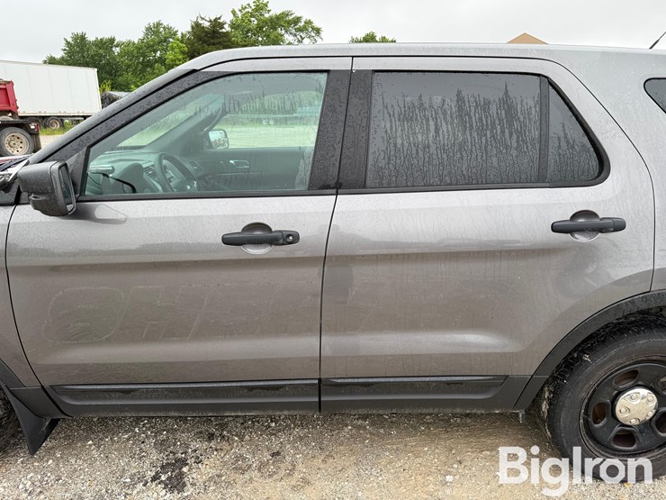 2015-ford-explorer-police-interceptor-image-19