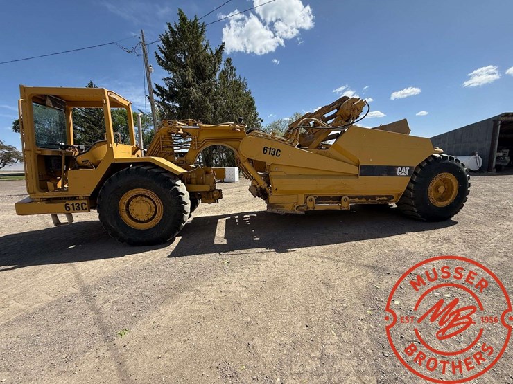 1992-caterpillar-613c-image-4