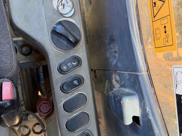 komatsu-pc210-lc-image-20