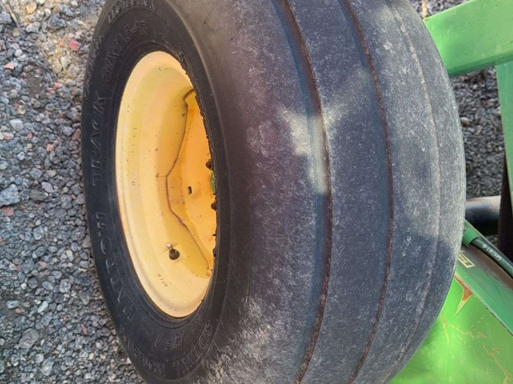 john-deere-566-image-16