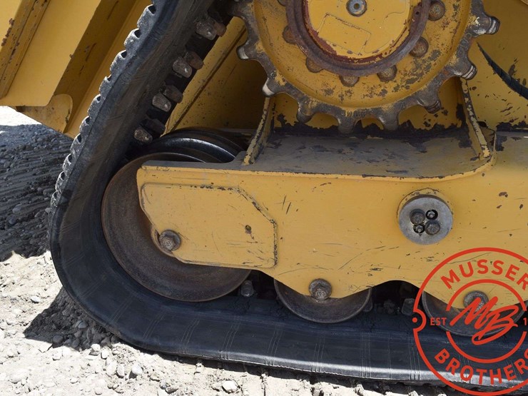 2018-caterpillar-d2-image-26