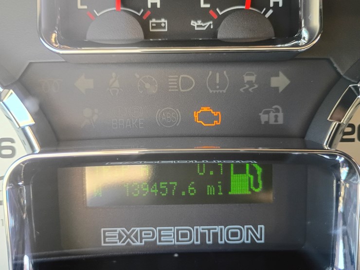 2010-ford-expedition-image-54