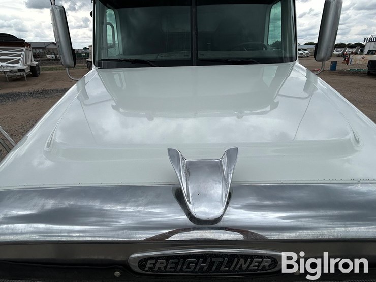 2017-freightliner-coronado-132-image-13