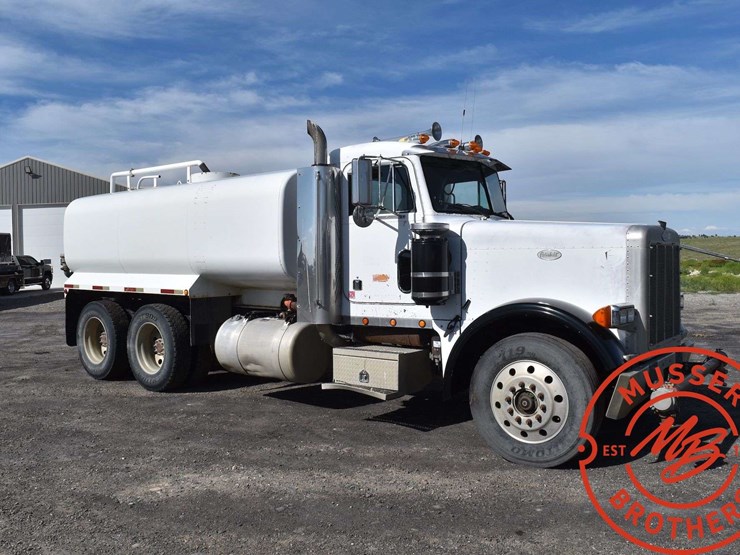 1994-peterbilt-379-image-12