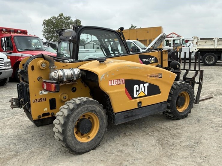 2015-caterpillar-th255c-image-3