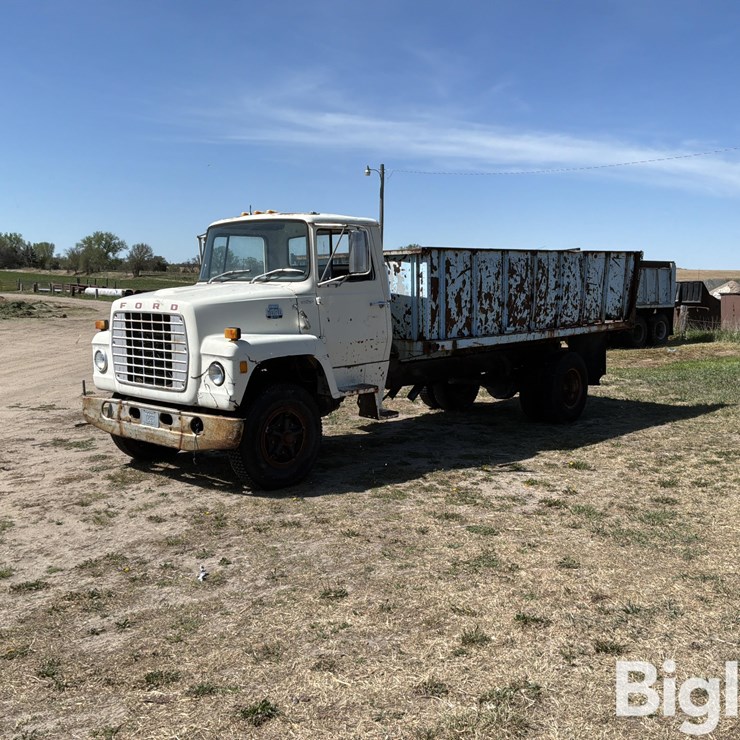 1982 FORD F800