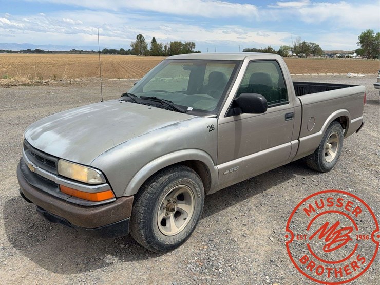 1999-chevrolet-s10-image-1