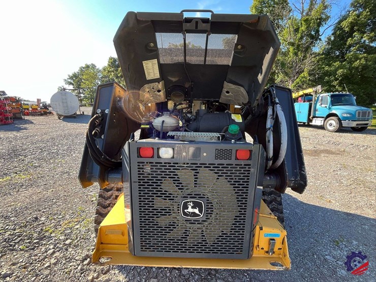 2020-deere-331g-image-29