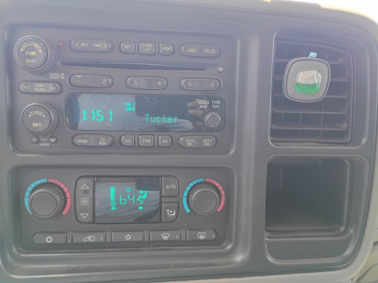 2005-gmc-sierra-2500-image-44