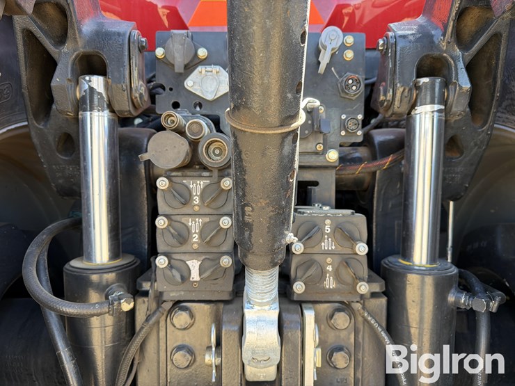 2016-case-ih-magnum-340-cvt-image-17