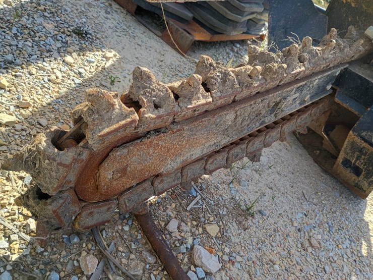 2017-ditch-witch-r300-image-67