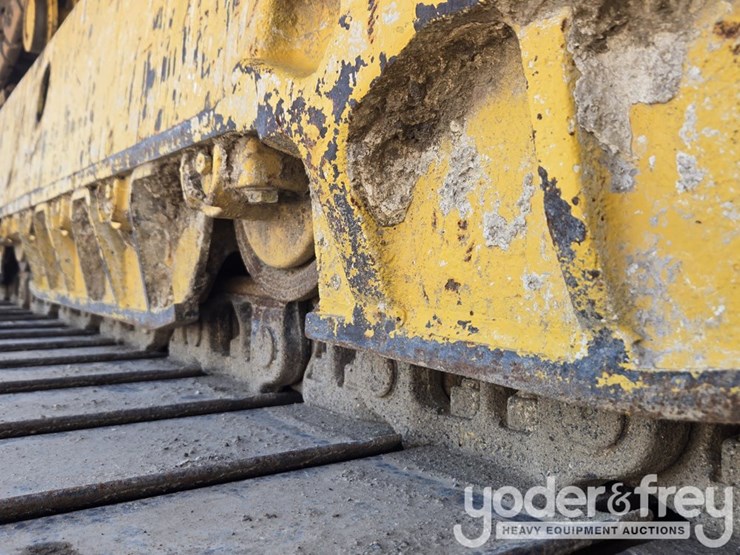 2022-komatsu-d61px-24-image-16