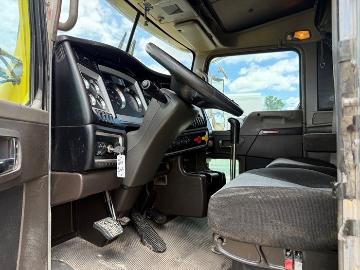 2015-kenworth-t800-image-8