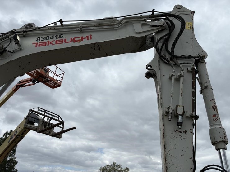2018-takeuchi-tb2150-image-12