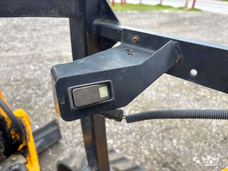 2019-jcb-8029cts-image-21