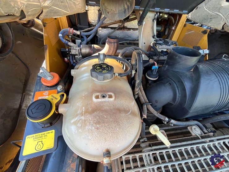 2020-deere-331g-image-31
