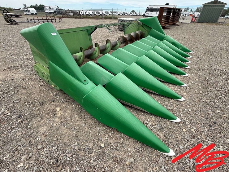 john-deere-8-image-1
