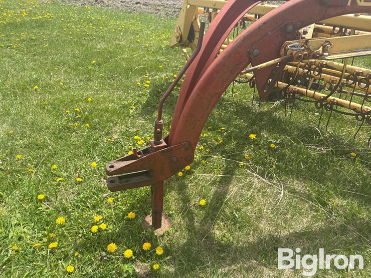 new-holland-258-image-10