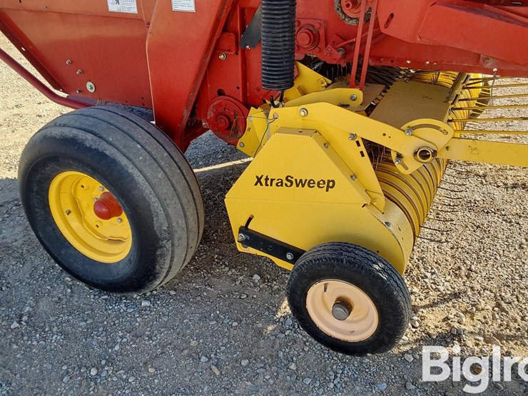 2012-new-holland-br7070-image-19