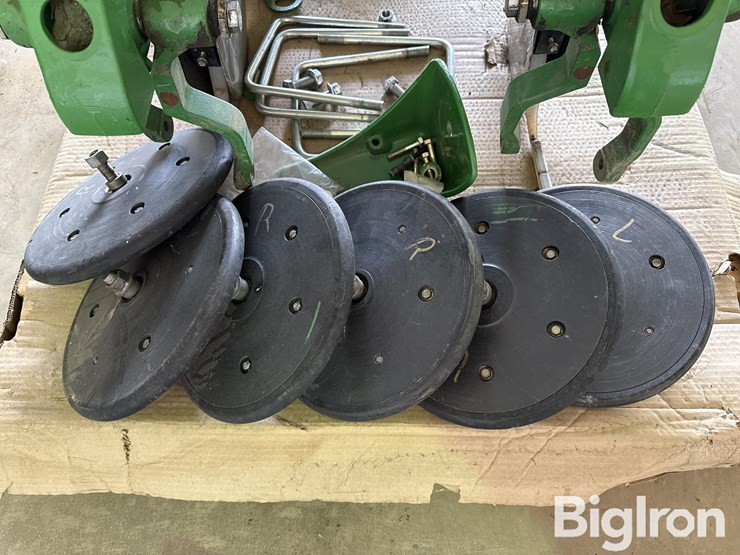 john-deere-planter-row-unit-image-9